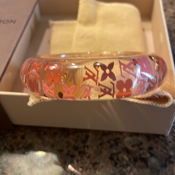 Louis Vuitton Inclusion Monogram Resin Bangle - Picture 7 of 9